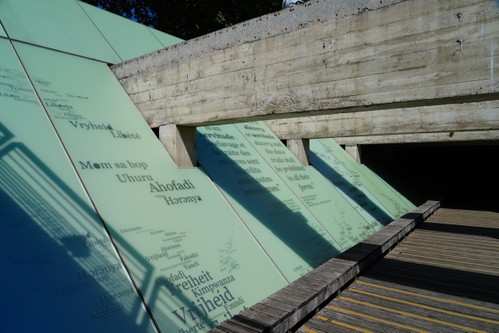Blick auf das Denkmal in der Innenstadt von Nantes, das an den Sklavenhandel erinnern soll.