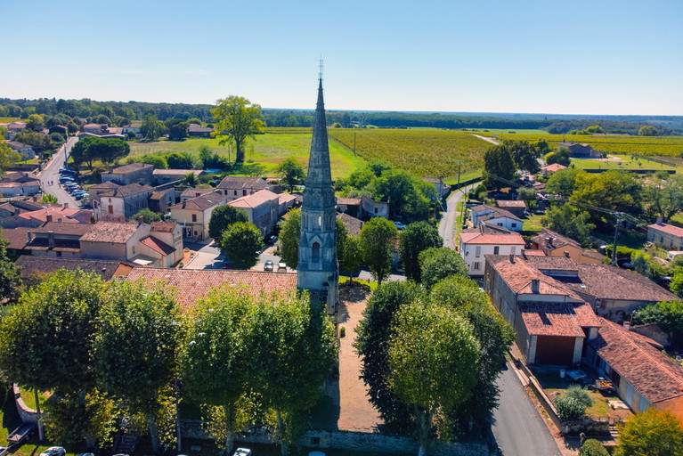 Das Dorf Sauternes ist einen Stopp wert – die charakteristische Kirche in seinem Kern macht es unverkennbar.