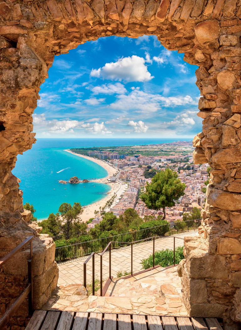 Picture-perfect—the beaches of Blanes as seen from Castillo de Sant Joan.