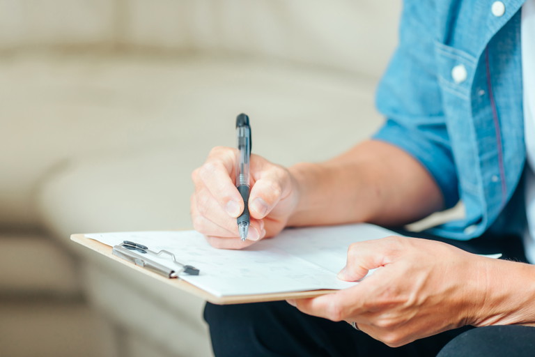 Die Teilnehmer:innen der Studie mussten immer wieder Angaben zu ihren Essgewohnheiten und ihrem Gesundheitszustand machen.