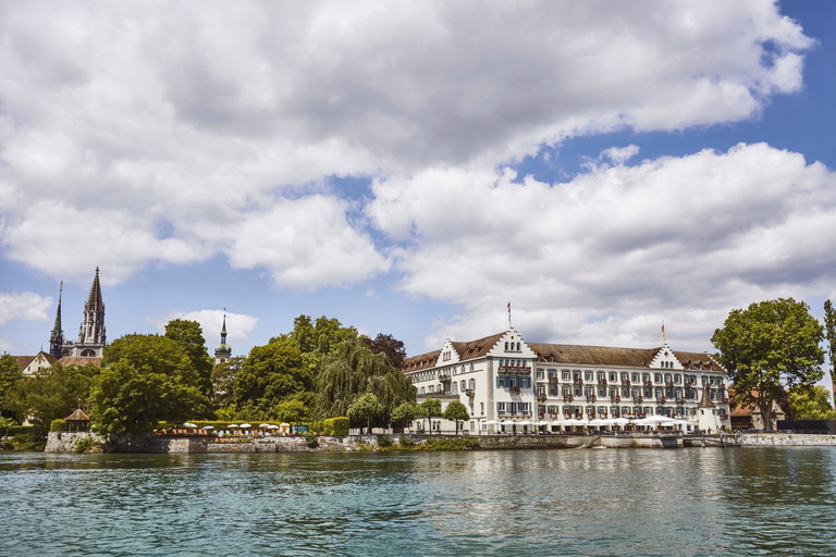 Ehrwürdig und voller Geschichte: Einst ein Kloster, heute das mondäne »Steigenberger Inselhotel« auf einer privaten Insel in Konstanz.