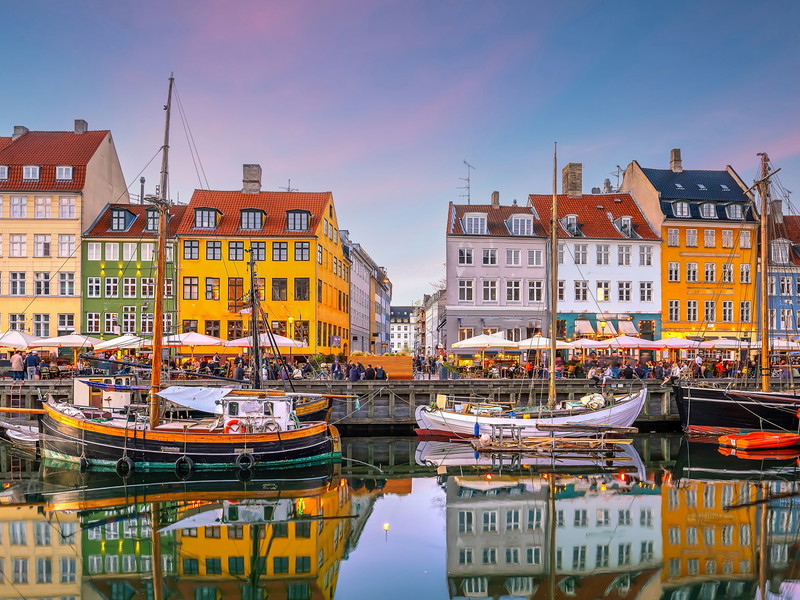 Die charmanten bunten Häuser, die den Kanal Nyhavn schmücken, sorgen bei jedem Wetter für gute Laune. 