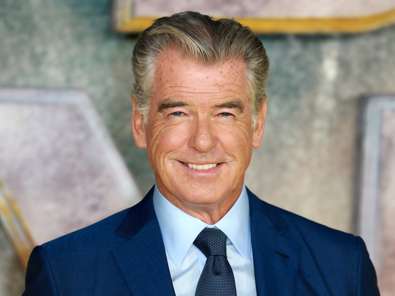Pierce Brosnan erlangte als James Bond weltweite Bekanntheit. Mit Charisma und einem vielseitigen Repertoire von Action bis Drama prägt er seit Jahrzehnten Film und Fernsehen.