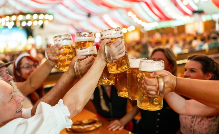 Betrunken in Rekordzeit: Ein Liter Bier, sechs Prozent Alkohol. 