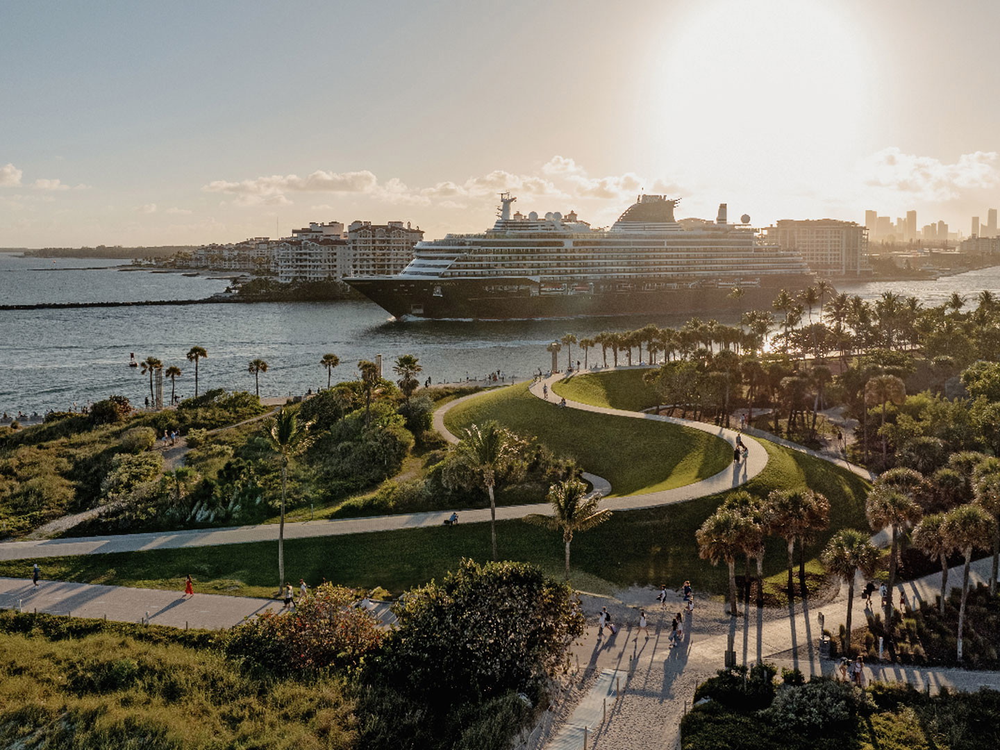 Außergewöhnlich von der ersten bis zur letzten Seemeile: Die neue EXPLORA III von Explora Journeys fährt ab Miami über die Karibik und Mittelamerika bis in die Wildnis Alaskas.