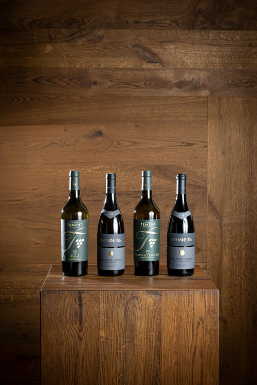 Zur »White-Panther«-Garnel passt ein Glas Ried Grassnitzberg Riff Sauvignon Blanc 2021, dessen elegante Frucht und kühle Mineralität die feinen Noten der Gebirgsgarnele perfekt unterstreichen.