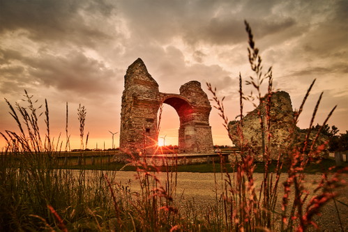 Das Heidentor ist das Wahrzeichen der heutigen Römerstadt Carnuntum