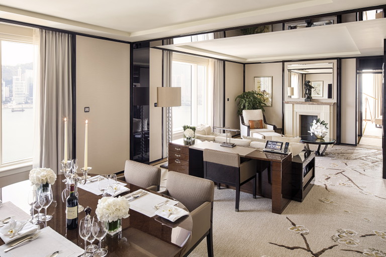 Grand Deluxe Harbour View Suite