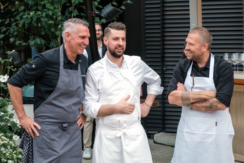 2022 kreierte Heiko Nieder (l.) mit internationalen Köchen und den Davidoff-Master-Blendern einen Blend, Kirk Westaway (M.) und Nick Bril (r.) folgten mit der aktuellen »Chefs Edition« nach.