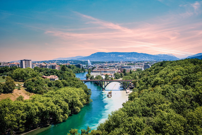 In der Stadt Genf fliessen die Flüsse Arve und Rhône zusammen – ein herrliches Naturspektakel. Auch mit dem Schiff sind See und Fluss erlebbar.