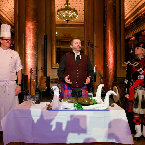 Weiteres Highlight: das festliche Whisky Talk &amp; Dinner in der Kurhaus
Kolonnade.
