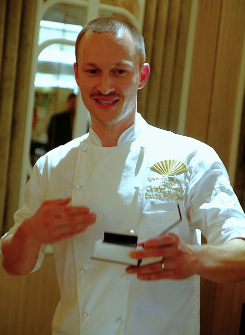 Pralinen aus der Hand von Christian Grübler, einem der beiden Patissiers des Hauses in der Riemergasse.