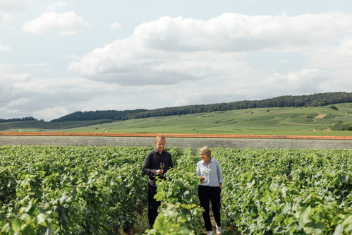 Max Richter mit Krug-Kellermeisterin Julie Cavil.