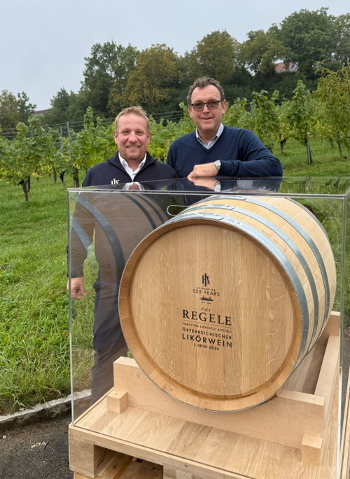 Stefan Engele und Georg Regele mit dem Fortified Zweigelt.