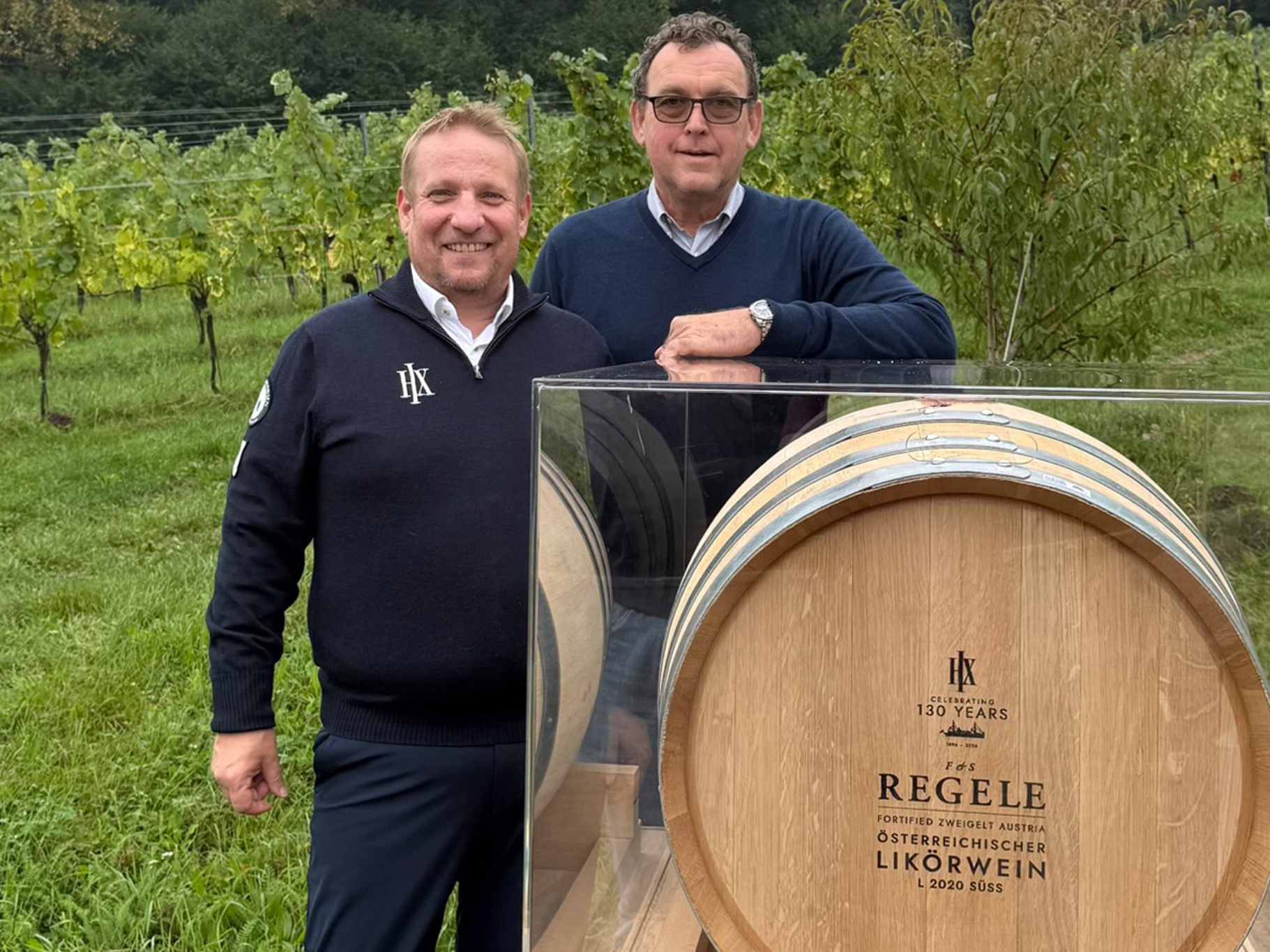 Stefan Engele und Georg Regele mit dem Fortified Zweigelt.