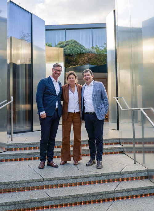 V.l.: Mario Morandell mit Allegra Antinori und Christoph Morandell.