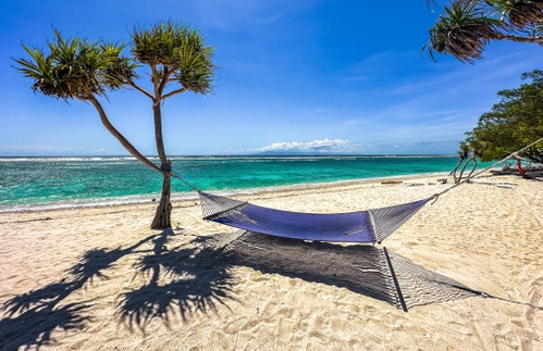 Unberührte Natur auf der indonesischen Insel.