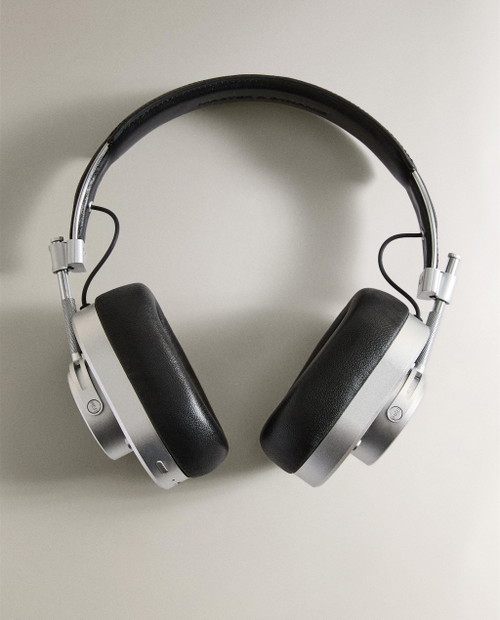 Le cuffie wireless permettono di godersi la propria musica preferita in totale tranquillità e con praticità.