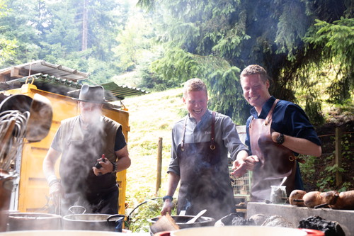 Stefan Wiesner mit den Zwillingen