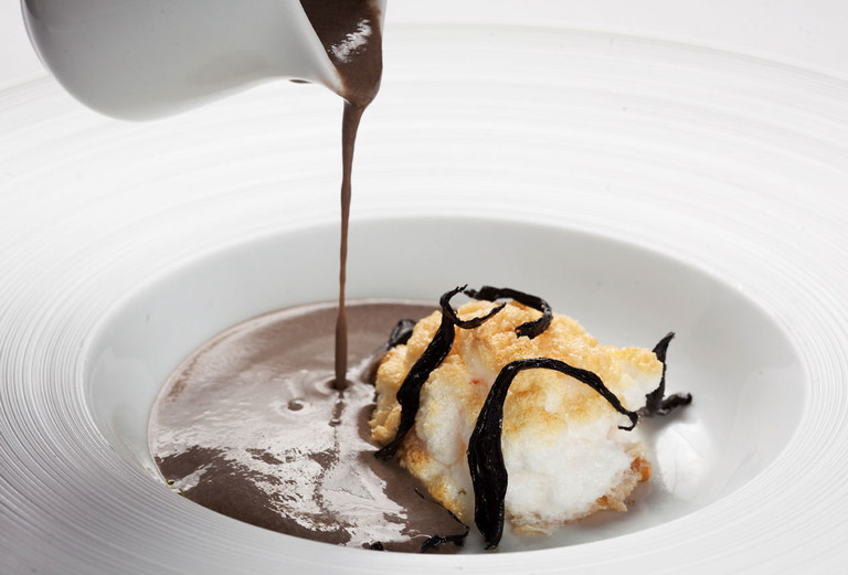 Diese Creme aus Trompetenpilzen mit Eierwolke findet man auf der Speisekarte des Restaurants »Nectari«