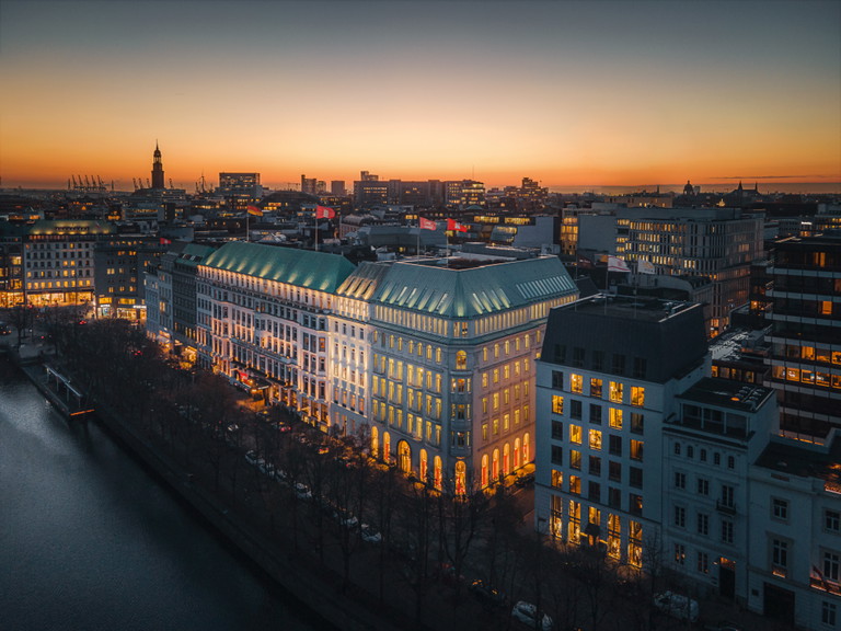 »Hotel Vier Jahreszeiten« in Hamburg