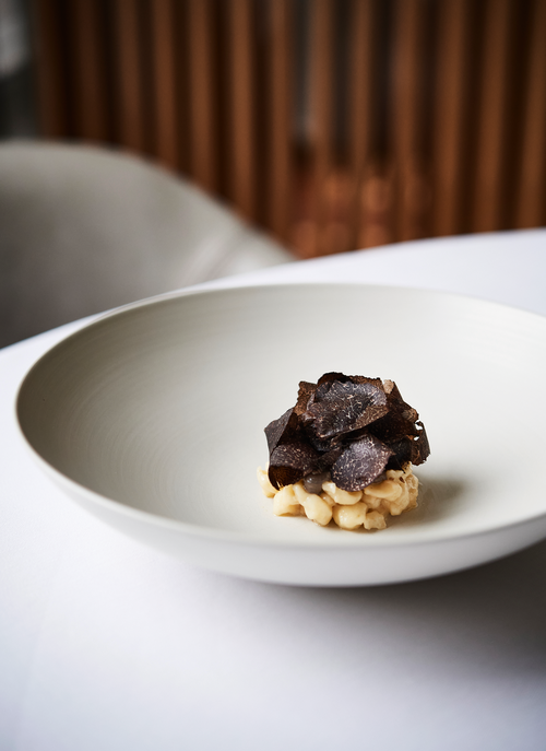 Chnöpfli mit gerösteter Hefe und Trüffel, die Sven Wassmer im «Sven Wassmer Memories» in Bad Ragaz serviert – alpines Soulfood auf Drei-Sterne-Niveau.