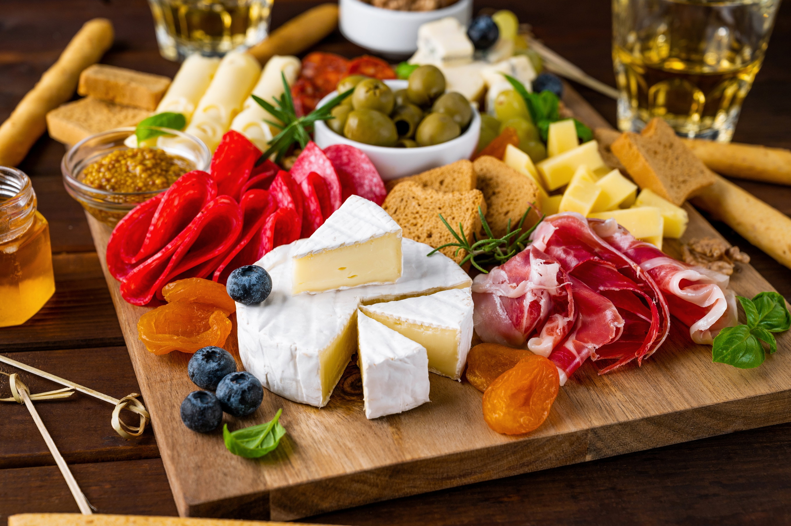 How to make the perfect charcuterie board - Falstaff