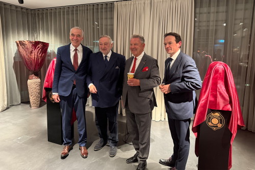 Thomas Wirz, Geschäftsführer Vranken Pommery Deutschland &amp; Österreich; Paul-François Vranken; Jörg Woltmann, Inhaber KPM (Königliche Porzellan-Manufaktur Berlin), Chef de Cave Clément Pierlot