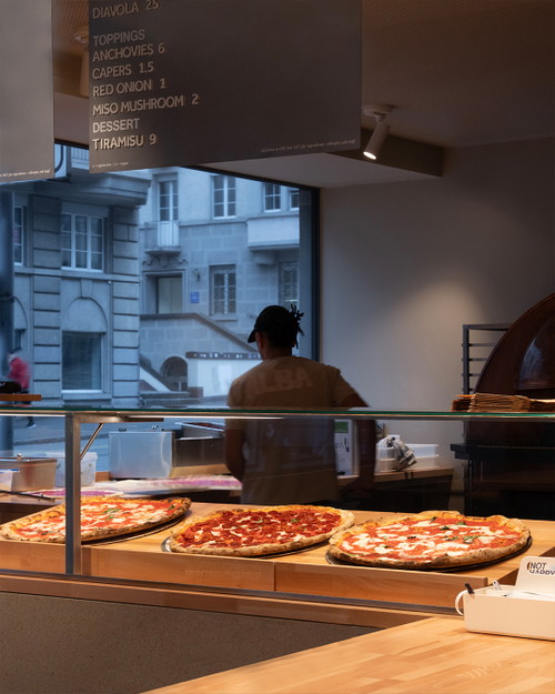 Die New York-style Pizzen können einen Durchmesser von einem halben Meter erreichen.
