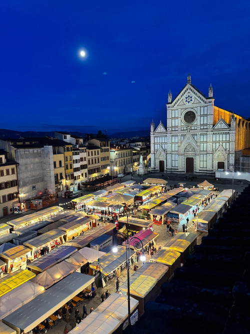 Il Weihnachtsmarkt in Piazza Santa Croce a Firenze