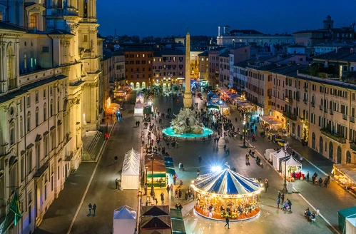 Il mercatino in piazza Navona a Roma