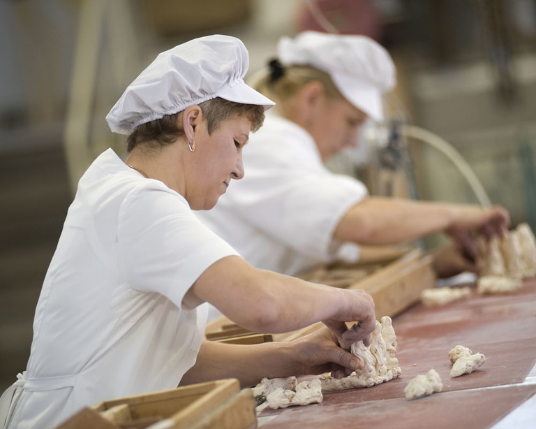 Lavorazione a mano del mandorlato