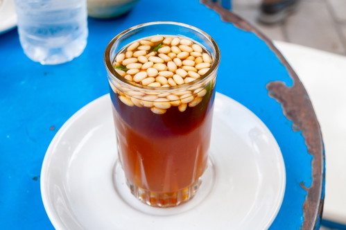 Tè alla menta in un cafè di Tunisi