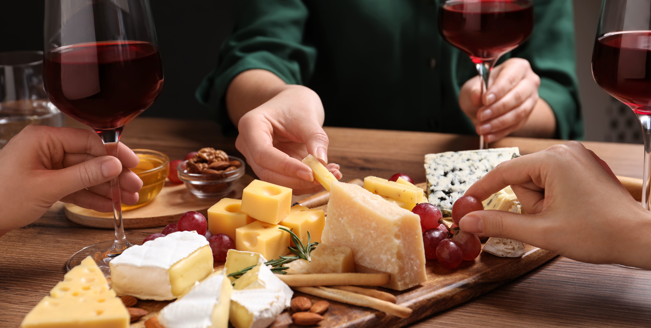 Serving Cheese the Right Way: How to Create a Perfect Cheese Board at ...
