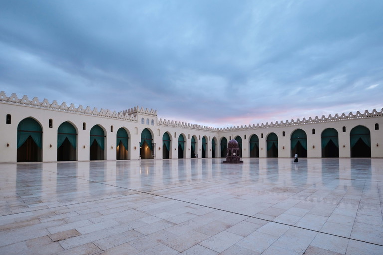 Errichtet im 10. Jahrhundert, strahlen die Mauern der al-Hakim-Moschee Ruhe und Beständigkeit aus.