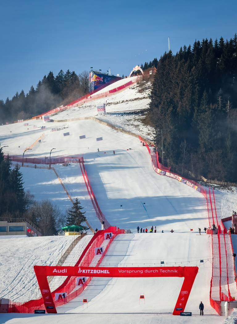 Die Streif gilt als eine der härtesten Abfahrten im Weltcup-Zirkus. Jedes Jahr messen sich hier die weltbesten Skirennläufer beim Hahnenkammrennen.