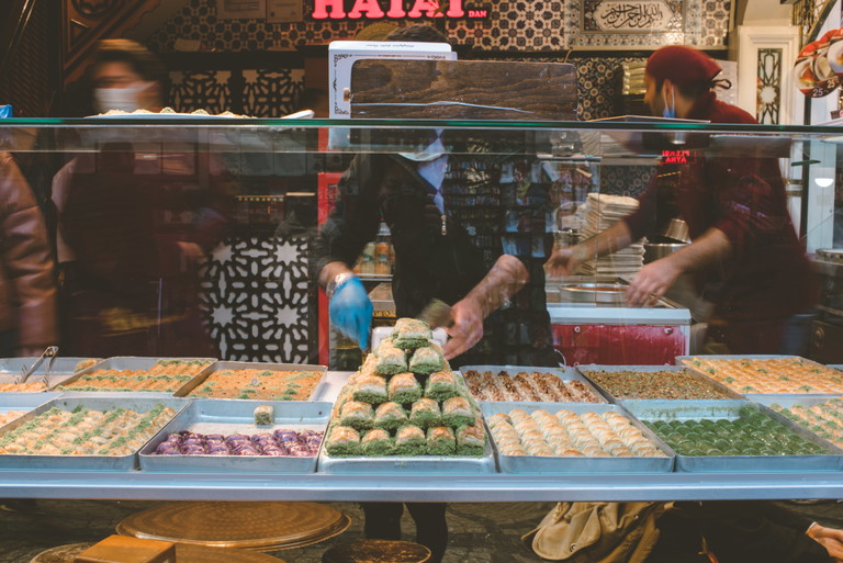 Baklava in esposizione in una bancarella