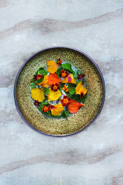 Precision, depth, and respect
for ingredients—Matt
Orlando’s cuisine turns
conscious cooking into
contemporary art.