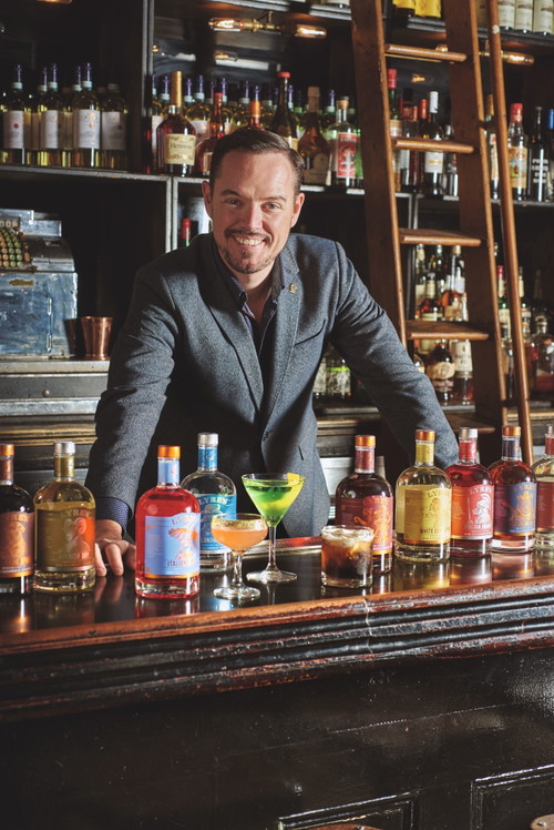 Nel 2019 Mark Livings ha fondato Lyre’s, tra i protagonisti internazionali delle alternative analcoliche agli spirits