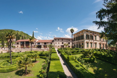Prachtvoller Rahmen, prachtvolle Weine: Die Familie Cascella Spinosa erzeugt auf Villa Spinosa herausragenden Amarone. 