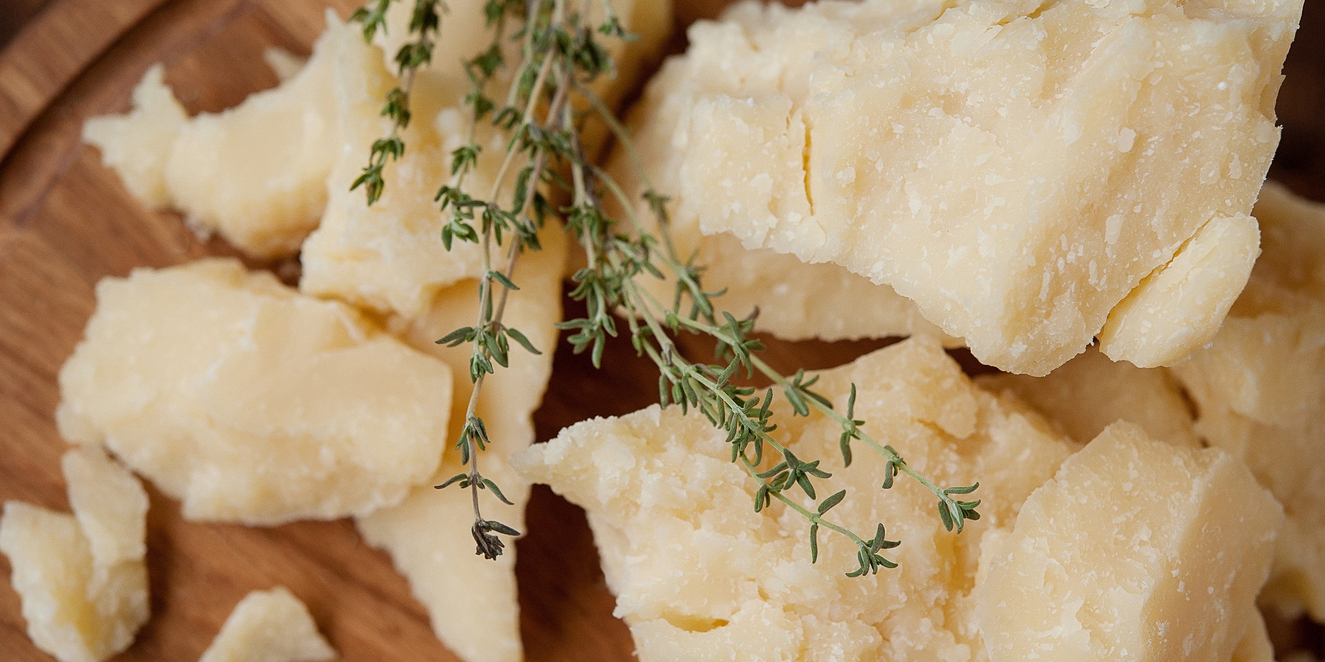 Nicht in Folie, nicht in Plastik: So lagert man Parmesan richtig - Falstaff