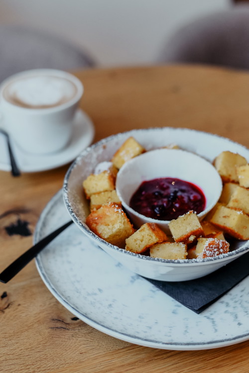 Im Lentos Restaurant stehen künftig auch süße Klassiker wie Grießschmarrn auf der Speisekarte