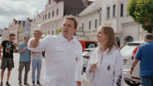 Philip Rachinger und Kira Schinko bei der von ihm initiierten
Wirtshausroas in Neufelden.