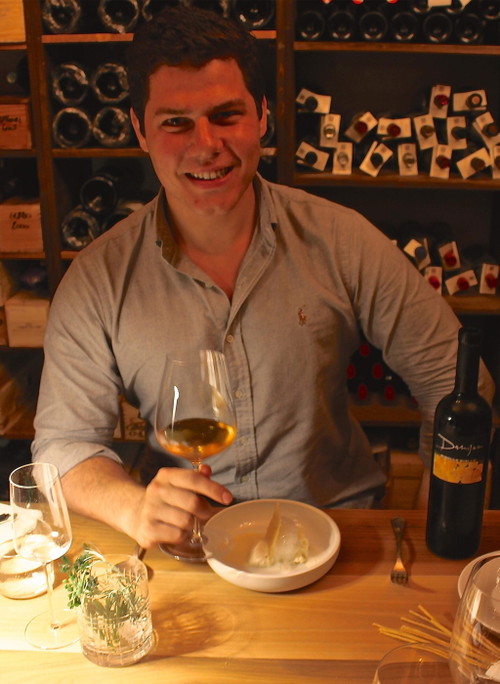 Bryce Wiatrak MW Bryce ist ein in Chicago ansässiger Weinexperte, Journalist und Kritiker. Seine Arbeiten wurden in US-Publikationen wie Wine Spectator, Wine Enthusiast, Wine &amp; Spirits, San Francisco Chronicle und Wall Street Journal veröffentlicht. 2021 gründete er Vinalia, ein venture-finanziertes Private-Label- und Importunternehmen. 