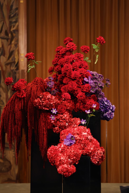 Der diesjährige Blumenschmuck des Opernballs.