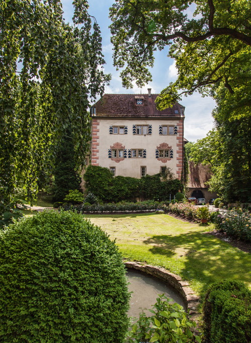 Weingut Graf Adelmann: Auf der idyllischen Burg Schaubeck wird der Barriqueausbau seit 40 Jahren praktiziert – im Dienste der Finesse.
