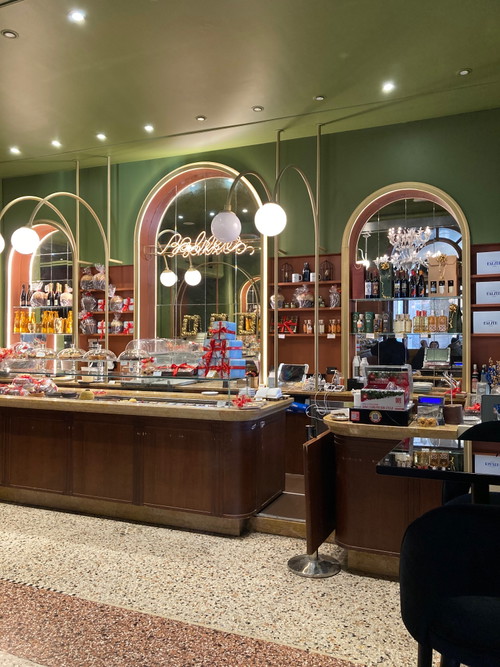 Interno del caffè Balzer