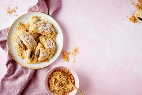 Marillenknödel vs. Gnocchi di Susine: Die Marillenknödel aus der Wachau sind den mit Zwetschgen gefüllten Gnocchi di susine aus dem Friaul nicht unähnlich.