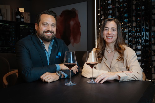 Martin Zuan, Gründer und Verwaltungsratspräsident der wineBANK Zürich und Anna Amanatidou