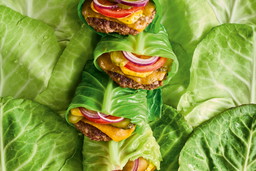 Wraps de hambúrguer com maionese de açafrão e harissa